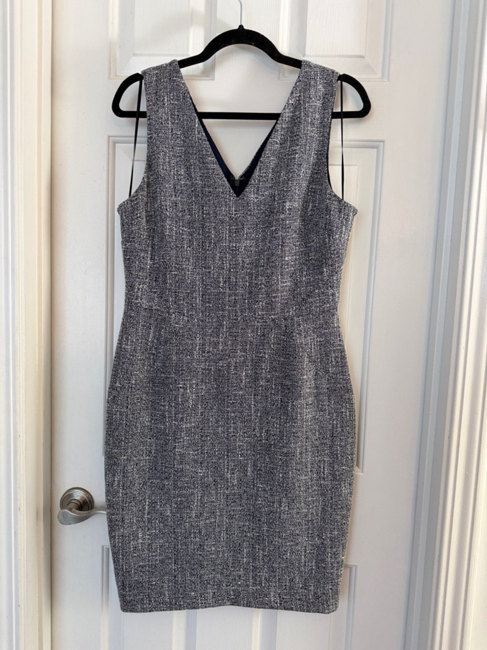 Banana Republic navy white Textured V-Neck Midi Sheath Dress sz 8 work career